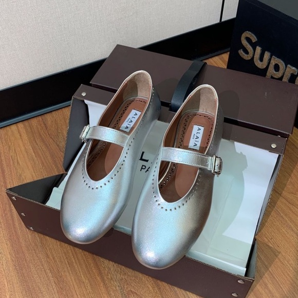 Alaia women’s sliver flats size 38